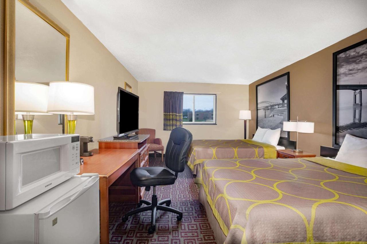 Super 8 By Wyndham Fort Madison Εξωτερικό φωτογραφία