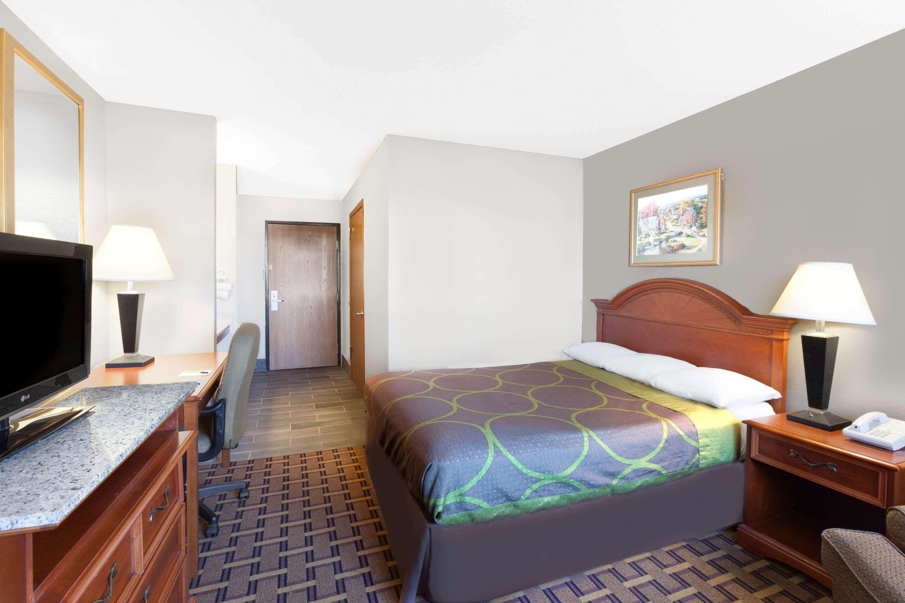 Super 8 By Wyndham Fort Madison Εξωτερικό φωτογραφία