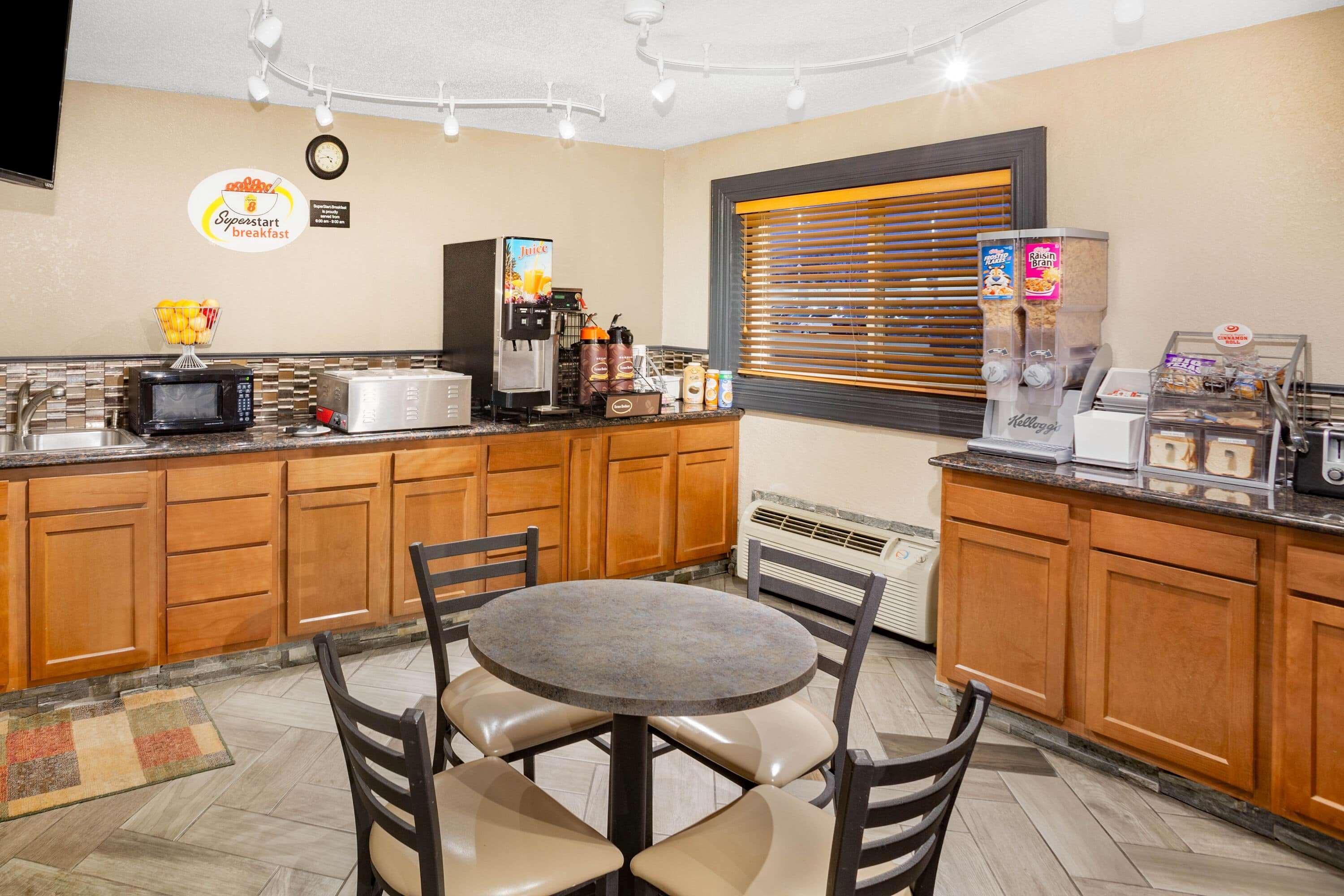 Super 8 By Wyndham Fort Madison Εξωτερικό φωτογραφία